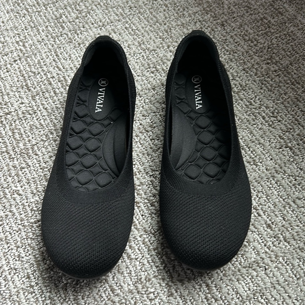 Vivaia Round Toe Black Ballet Flats - 8.5